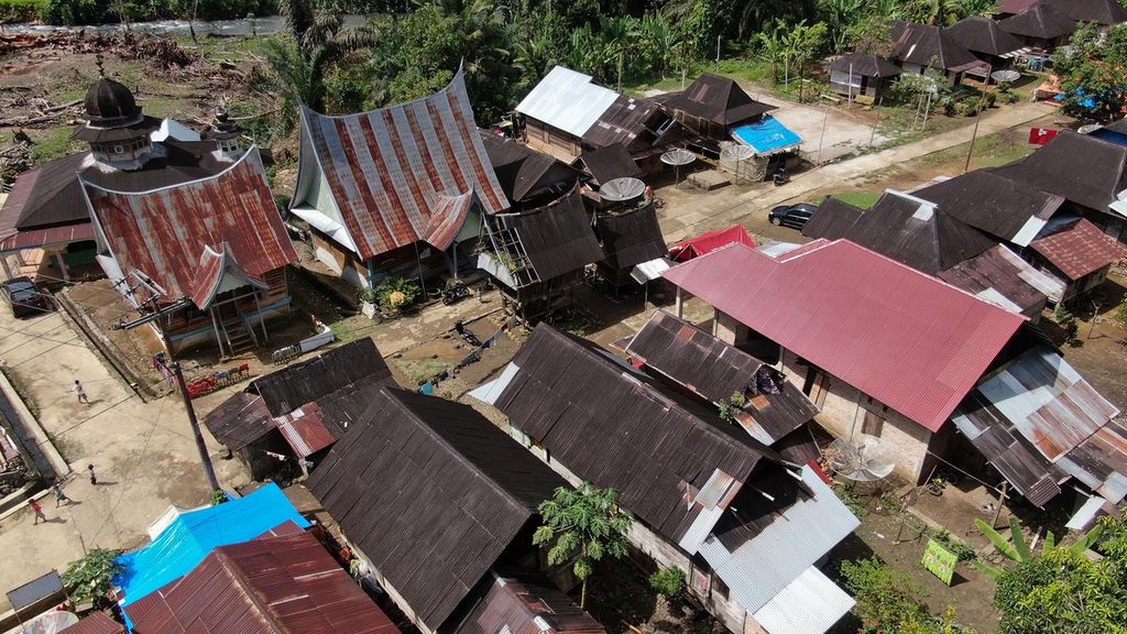 Rumah warga di Kampung Tinggam, Jorong Lubuak Sariak, Nagari Kajai, Kecamatan Talamau, Kabupaten Pasaman Barat, Rabu (2/3/2022). 