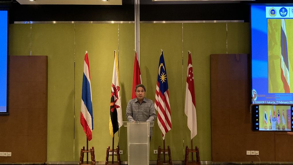 Direktur Jenderal Kebudayaan Kementerian Pendidikan, Kebudayaan, Riset, dan Teknologi Hilmar Farid di Jakarta, Selasa (7/2/2023). Pada kesempatan ini disampaikan bahwa Indonesia sepakat untuk mengusulkan kebaya sebagai warisan budaya tak benda ke UNESCO.