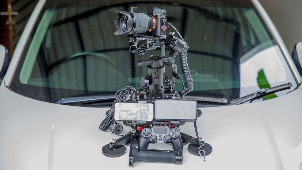 <i>Absorber rig car</i> ini merupakan perangkat pendukung untuk pengambilan gambar video liputan Kendara. Gerakan kamera dapat dikontrol dengan aplikasi gawai nirkabel. 