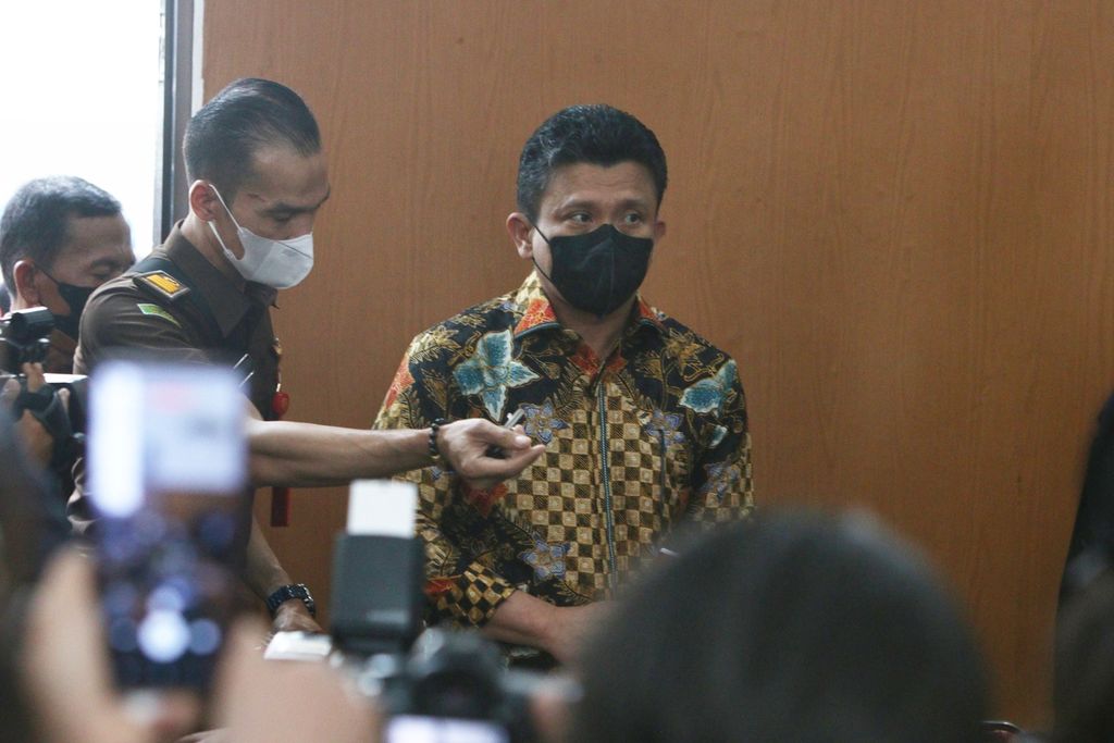 Terdakwa Ferdy Sambo tiba di ruang sidang di Pengadilan Negeri Jakarta Selatan untuk mengikuti sidang pembunuhan berencana terhadap Brigadir Nofriansyah Yosua Hutabarat, Senin (17/10/2022). 