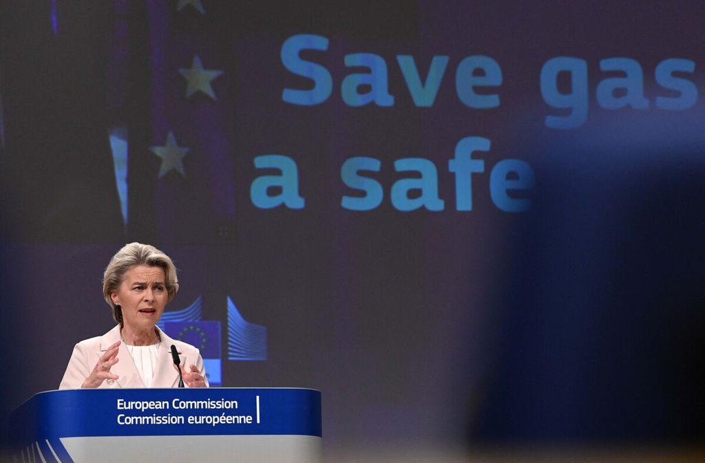 Presiden Komisi Eropa Ursula von der Leyen dalam jumpa wartawan di Brussels, Belgia, pada 20 Juli 2022. Ia mengusulkan konsumsi gas anggota Uni Eropa dipangkas 15 persen. Dengan demikian, UE bisa punya cadangan gas untuk musim dingin.