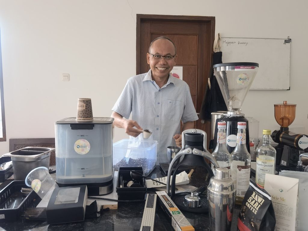 Penasihat Asosiasi Kopi Indonesia (Aski) NTB, yang juga konsultan Digital Bussiness Intelegent (DBI) di bidang kopi, Giri Arnawa, di Mataram, Senin (14/11/2022).