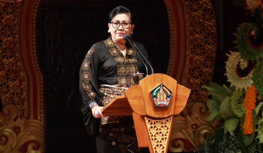 Ketua Dewan Kerajinan Nasional Daerah (Dekranasda) Bali Ni Putu Putri Suastini Koster (dokumentasi Humas Pemprov Bali).