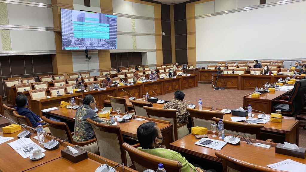 Suasana saat pembahasan RUU PDP di Komisi I DPR, Kompleks Parlemen, Jakarta, Rabu (1/7/2020). 