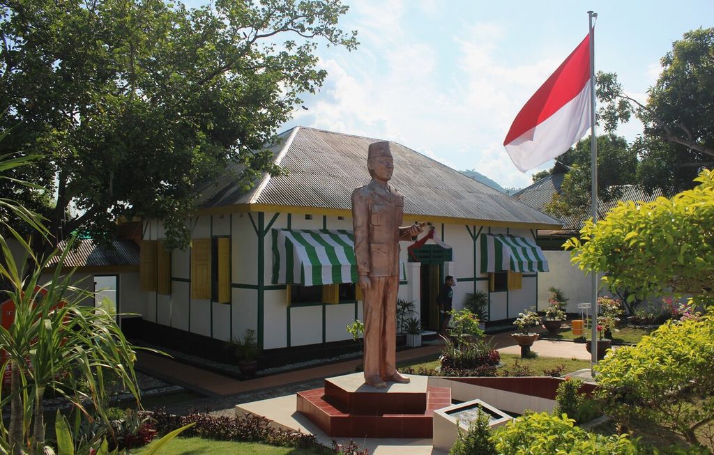 Suasana rumah pengasingan Bung Karno di Kabupaten Ende, Nusa Tenggara Timur, Senin (20/6/2022). Pemerintah kolonial Belanda mengasingkan Soekarno ke Ende pada 1934-1938.