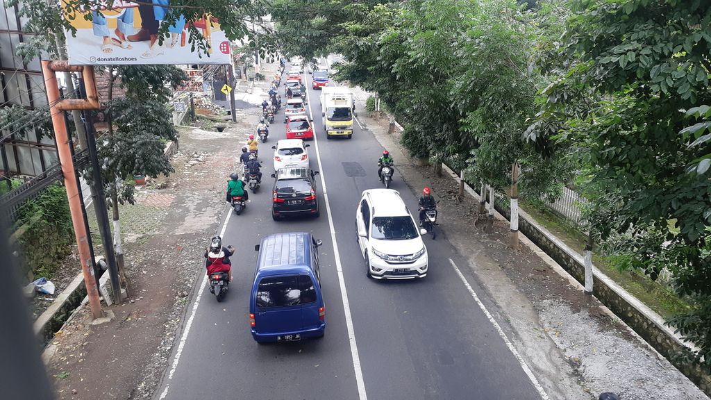 Suasana kepadatan arus lalu lintas menuju Kota batu pada Kamis (29/12/2022). Kota Batu menjadi salah satu tujuan wisata akhir tahun di Jawa timur.