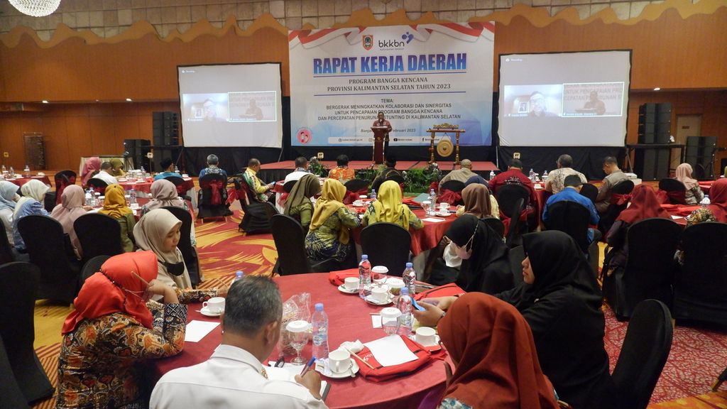 Rapat Kerja Daerah Program Bangga Kencana Provinsi Kalimantan Selatan Tahun 2023 mengangkat tema "Bergerak Tingkatkan Kolaborasi dan Sinergi Mencapai Program Bangga Kencana dan Percepatan Penanggulangan Stunting di Kalimantan Selatan" di Banjarmasin, Rabu (15/2/2023).