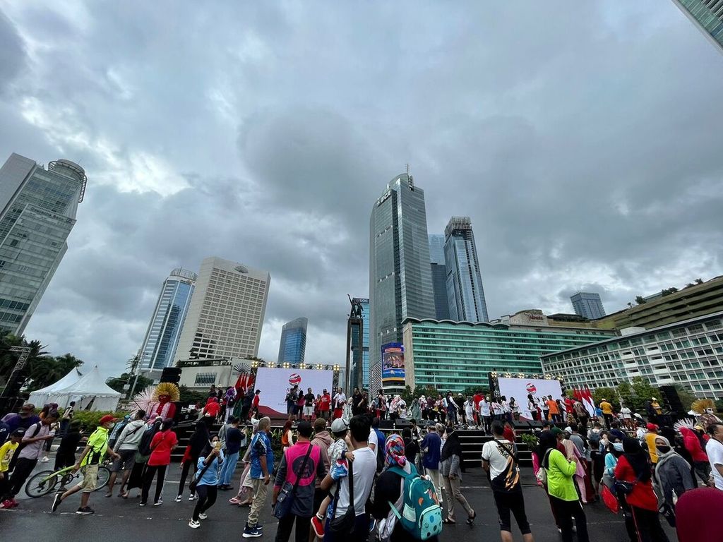 Acara Kick Off Keketuaan Indonesja di ASEAN Tahun 2023 digelar saat hari bebas kendaraan bermotor di kawasan Bundaran Hotel Indonesia, Jakarta, Minggu (29/1/2023).