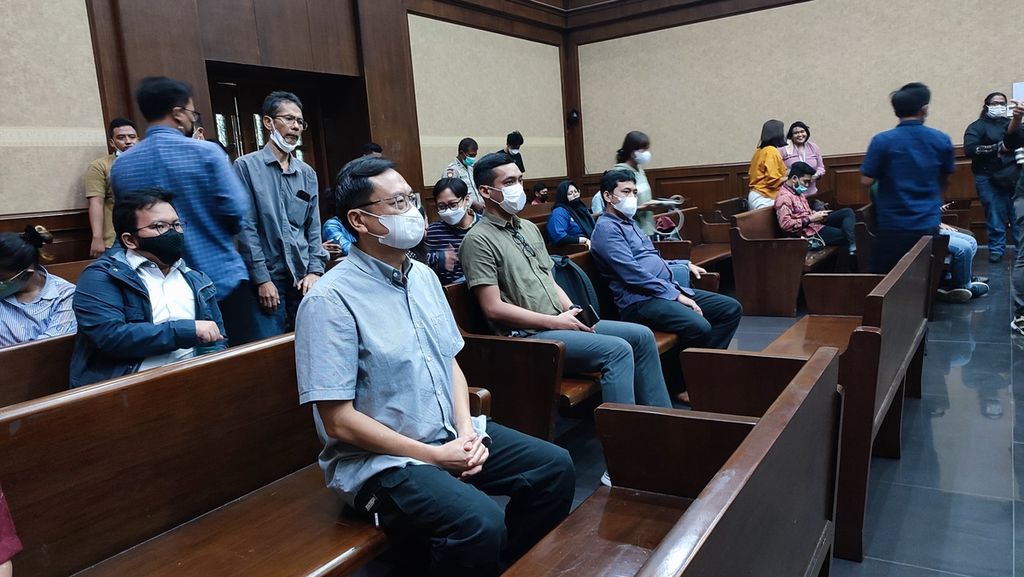 Terdakwa kasus korupsi Asabri, Benny Tjokrosaputro menanti sidang dengan agenda pembacaan putusan di Pengadilan Tindak Pidana Korupsi Jakarta Pusat, Kamis (5/1/2023). Namun, karena putusan belum siap, sidang pun ditunda. 