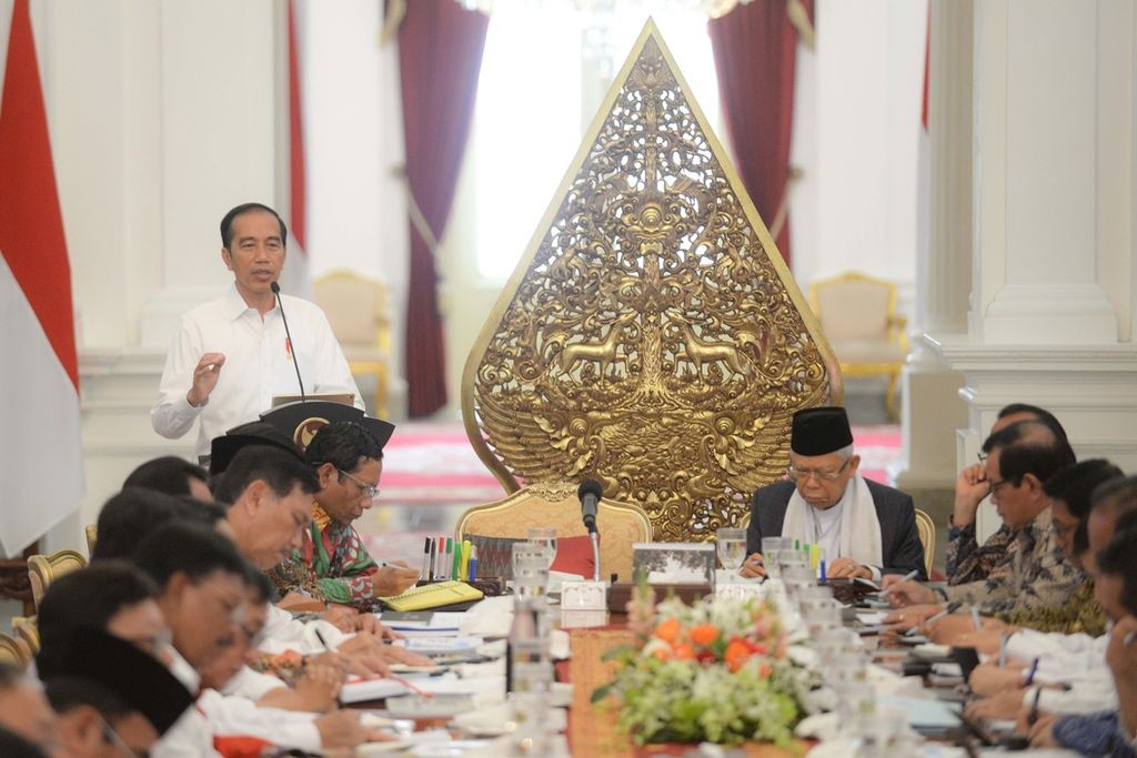 Sidang Kabinet Paripurna yang dipimpin oleh Presiden Joko Widodo bersama Wakil Presiden Ma'ruf Amin di Istana Merdeka, Jakarta, Kamis (24/10/2019). 