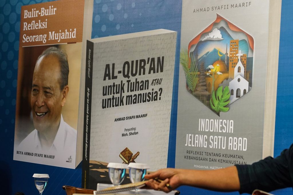 Sampul tiga buku yang ditampilkan dalam acara Peluncuran dan Diskusi Buku Ahmad Syafii Maarif di Bentara Budaya Jakarta, Jakarta, Kamis (27/10/2022). 