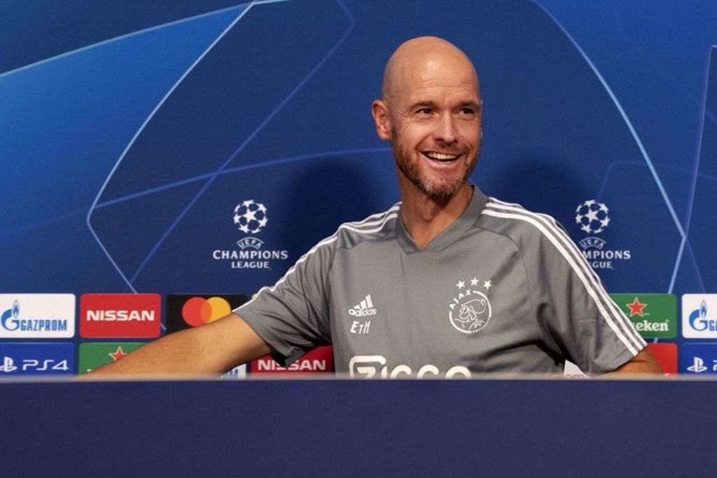 Pelatih Ajax Amsterdam Erik ten Hag menjadi kandidat pertama yang diundang wawancara sebagai Manajer Manchester United pada musim depan, pada Senin (21/3/2022).