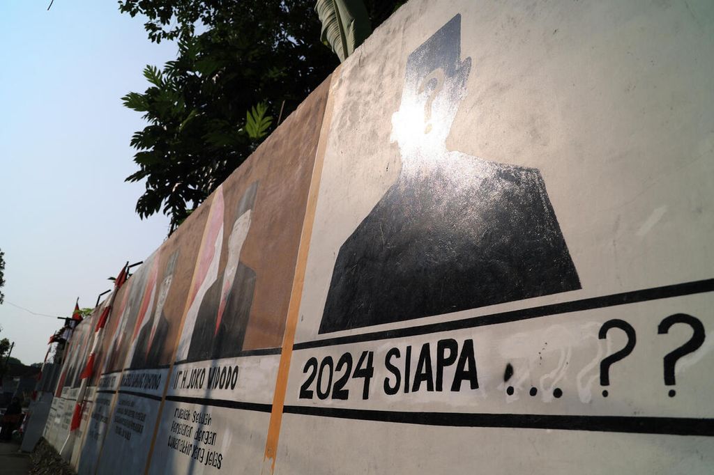 Mural foto-foto presiden RI tergambar di kawasan Cibuluh, Bogor, Jawa Barat, Sabtu (6/8/2022). 