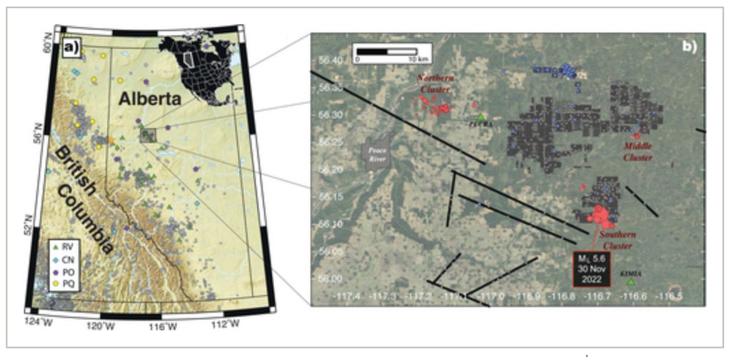 Area studi dan operasi industri minyak. (a) Peta yang menunjukkan Provinsi Alberta dengan kegempaan regional (lingkaran abu-abu), gempa bumi Dawson Creek MW 5,4 (bintang oranye), area studi (kotak putus-putus), dan stasiun yang relevan (simbol legenda) dalam jarak ∼500 km. Poligon inset menunjukkan lokasi Alberta di Amerika Utara. (b) Peta yang menunjukkan area studi dengan gempa bumi (lingkaran merah), stasiun terdekat (segitiga hijau), dan kota Peace River (poligon abu-abu dengan teks) (sumber: Ryan Schultz, dkk, <i>Geophysical Research Letters</i>, 2023).