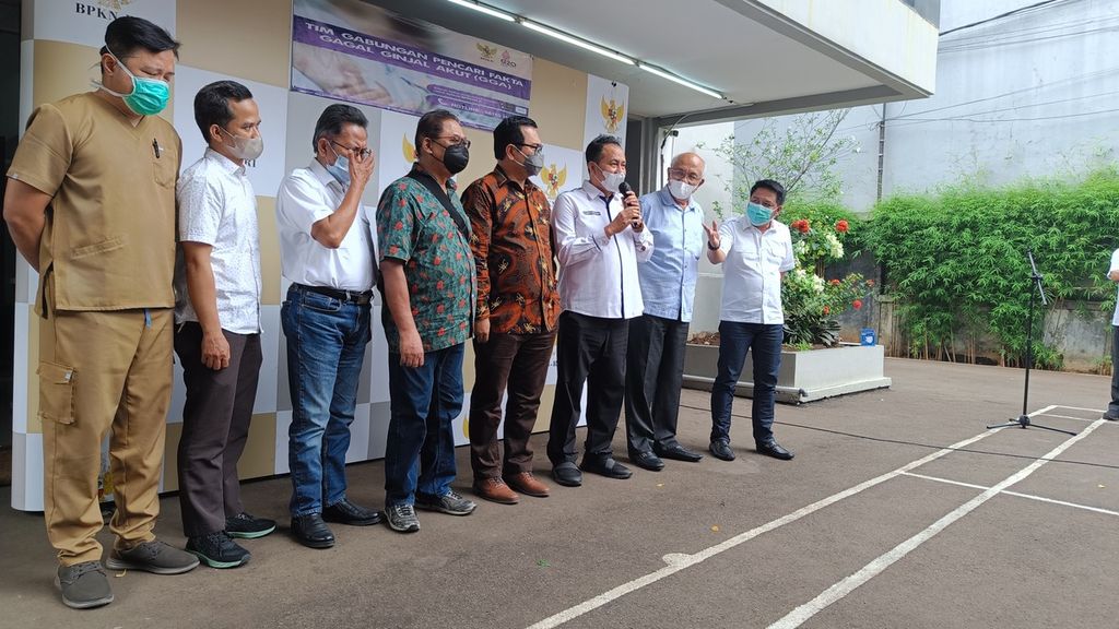 Konferensi pers Badan Perlindungan Konsumen Nasional (BPKN) terkait tim pencari fakta kasus gangguan ginjal akut di Kantor BPKN, Menteng, Jakarta Pusat, Rabu (9/11/2022).