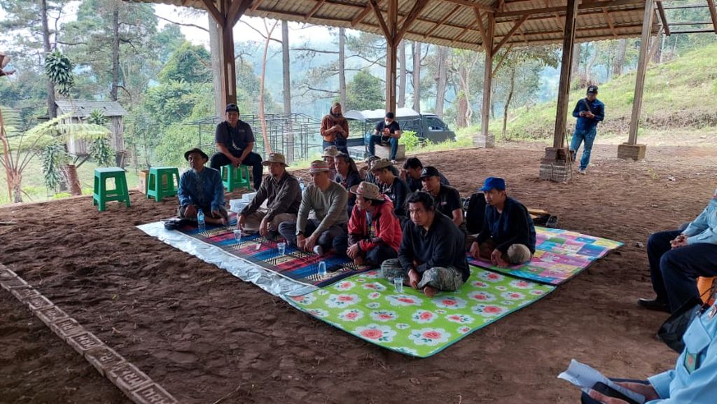 Sebanyak 25 mantan teroris mengikuti pelatihan bertani kopi di Mojokerto, Selasa (30/8/2022). Pelatihan ini untuk membangun kemandirian ekonomi di tengah masyarakat. 
