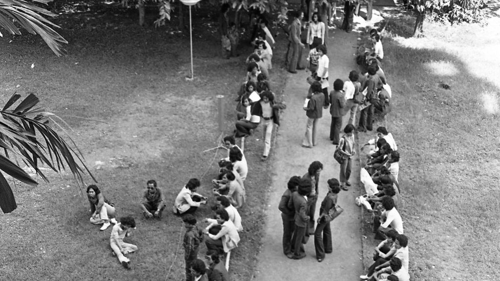 Peringatan 12 Tahun Tritura di Jakarta, Senin (8 Januari 1978) dilaksanakan di tiga tempat, yaitu di Universitas Indonesia, Gelanggang Mahasiswa Kuningan, dan Taman Makam Umum Tanah Kusir, Jakarta.