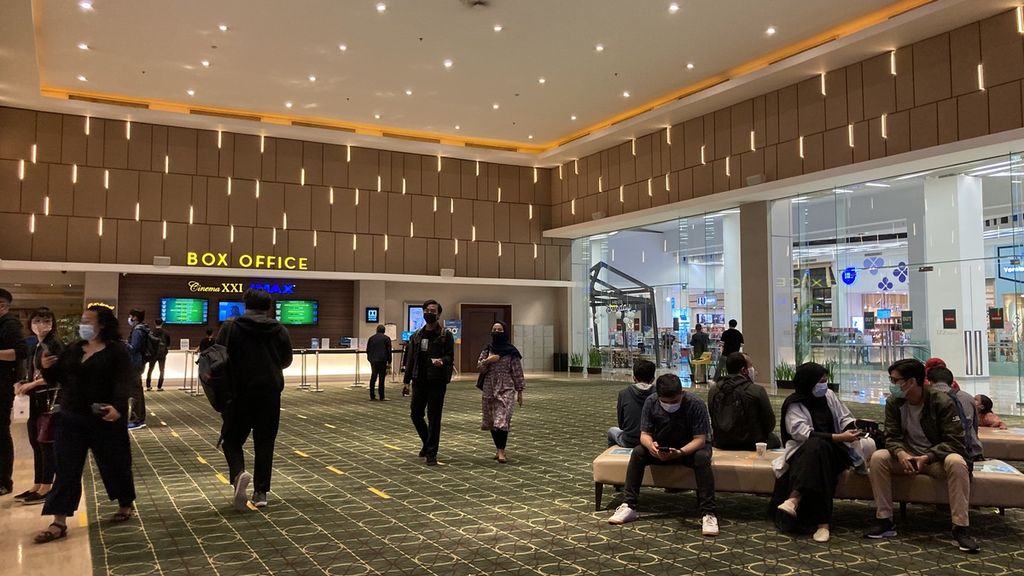 Suasana salah satu bioskop di Jakarta, akhir Maret 2021. Bioskop kembali dibuka beberapa bulan lalu dengan menerapkan protokol kesehatan.