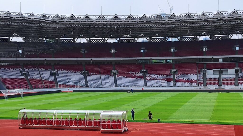 Kondisi lapangan Stadion Utama Gelora Bung Karno, Rabu (25/8/2021). Stadion Utama Gelora Bung Karno akan menggelar laga antara Bali United melawan Persik Kediri pada Jumat 27 Agustus 2021.