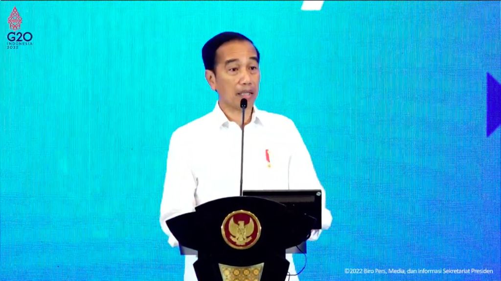 Presiden Joko Widodo menyebutkan, kendati kondisi dunia serba sulit, peluang besar bagi usaha rintisan Indonesia tetap ada. Hal ini disampaikan saat membuka BUMN Startup Day, Senin (26/9/2022), di Kabupaten Tangerang, Banten. 