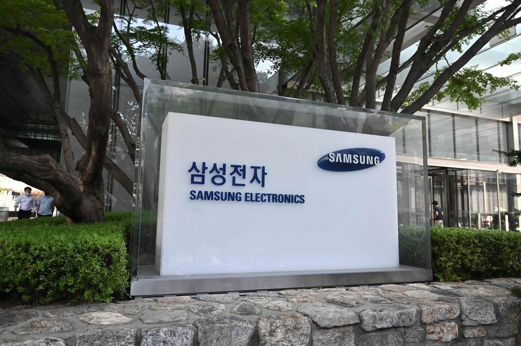 Salah satu kantor Samsung di Seoul, Korea Selatan, pada Juli 2022. Perusahaan itu sedang pusing dengan aneka peraturan Amerika Serikat terkait semikonduktor.