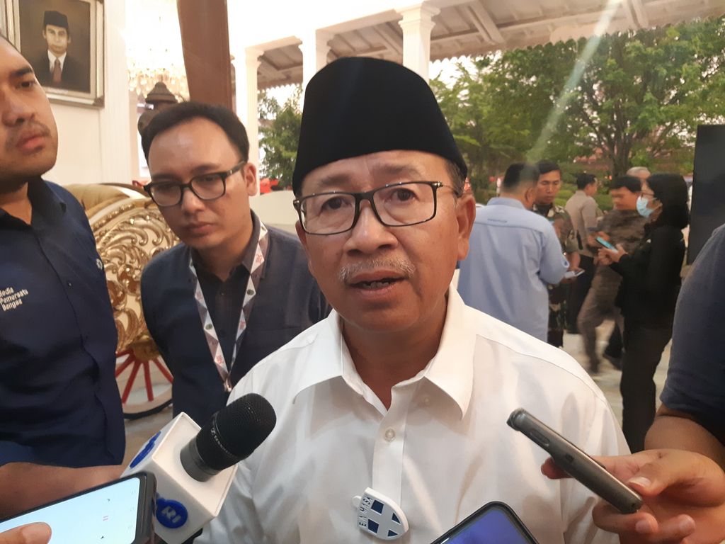 Bupati Cianjur Herman Suherman saat diwawancarai, Kamis (1/12/2022), di Kabupaten Cianjur, Jawa Barat.