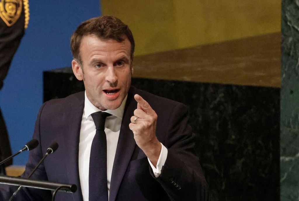 Presiden Perancis Emmanuel Macron menyampaikan pidato pada sidang ke-77 Majelis Umum PBB di Markas Besar PBB, New York City, AS, 20 September 2022. 