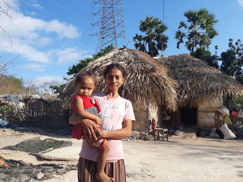 Anak balita di Desa Tesabela, Kabupaten Kupang, Nusa Tenggara Timur, yang tumbuh sehat berkat konsumsi kelor, September 2022. Jumlah anak balita dengan tengkes berkurang.