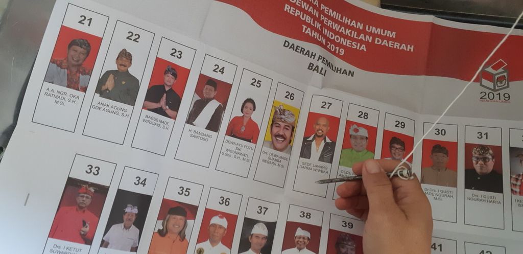 Surat suara untuk DPD di Bali saat pemilu serentak 17 April 2019.