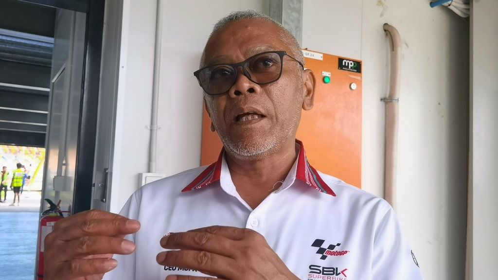 Direktur Mandalika Grand Prix Association Priandhi Satria di Sirkuit Mandalika, Pujut, Lombok Tengah, Nusa Tenggara Barat, Kamis (13/10/2022).