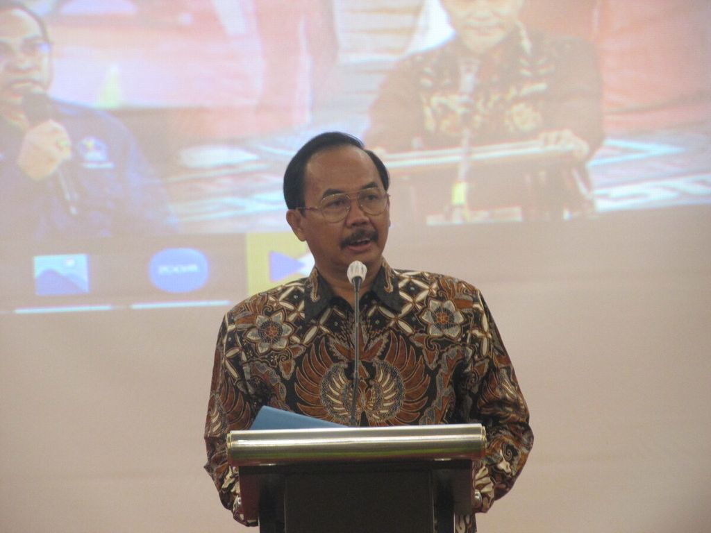 Irjen Kementerian Agraria dan Tata Ruang/Badan Pertanahan Nasional, Sunraizal saat tampil sebagai pembicara utama dalam rapat koordinasi gugus tugas reforma agraria di Kupang, Jumat (9/12/20220.