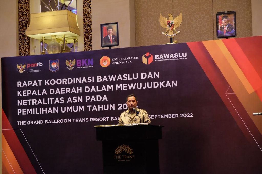 Direktur Jenderal Politik dan Pemerintahan Umum Kementerian Dalam Negeri Bahtiar saat hadir dalam acara Rapat Koordinasi Bawaslu dan Kepala Daerah dalam Mewujudkan Netralitas ASN pada Pemilu 2024 di Bali, Selasa (27/9/2022).