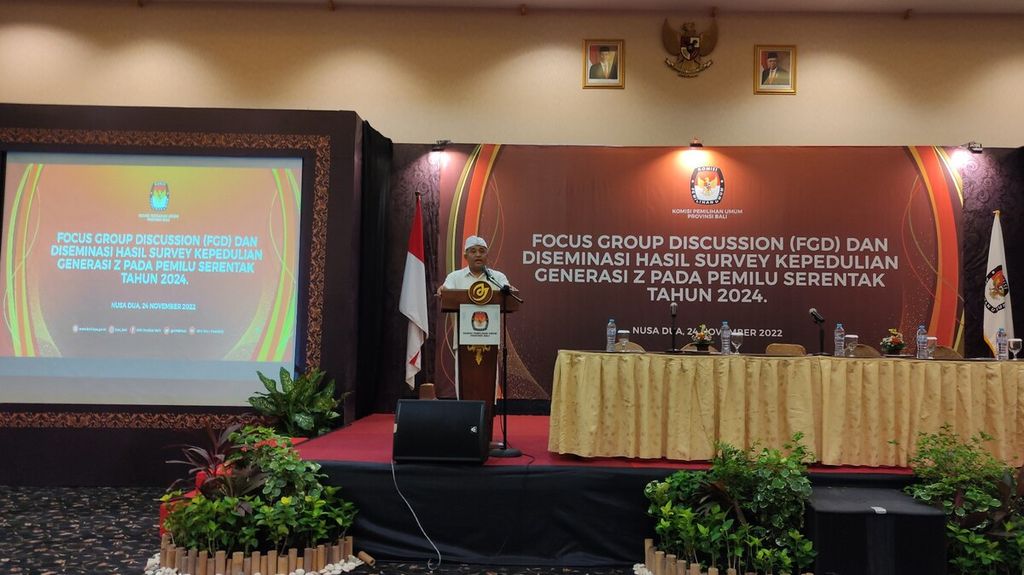 Ketua KPU Provinsi Bali I Dewa Agung Gede Lidartawan ketika memberikan sambutan dalam pembukaan diseminasi dan diskusi kelompok terpumpun di Nusa Dua, Badung, Kamis (24/11/2022).