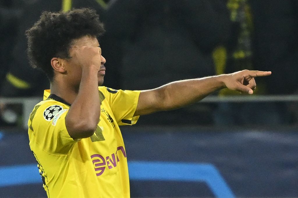 Selebrasi penyerang Dortmund Karim Adeyemi setelah mencetak gol pembuka pada Liga Champions, leg pertama babak 16 besar antara BVB Borussia Dortmund melawan Chelsea FC, di Dortmund, Jerman, Kamis (16/2/2023) dini hari WIB.