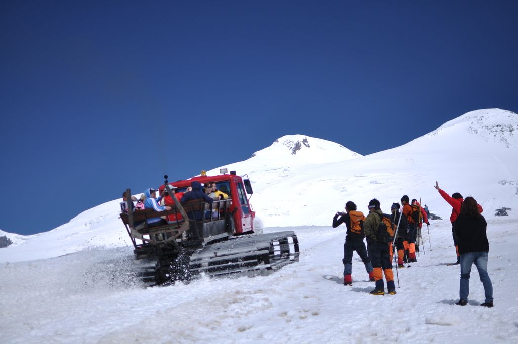 Di Balik Berita. Suasana pendakian persiapan di Gunung Elbrus di Rusia oleh Tim Ekspedisi Tujuh Puncak Dunia Wanadri. Foto diambil pada 15 Agustus 2010.