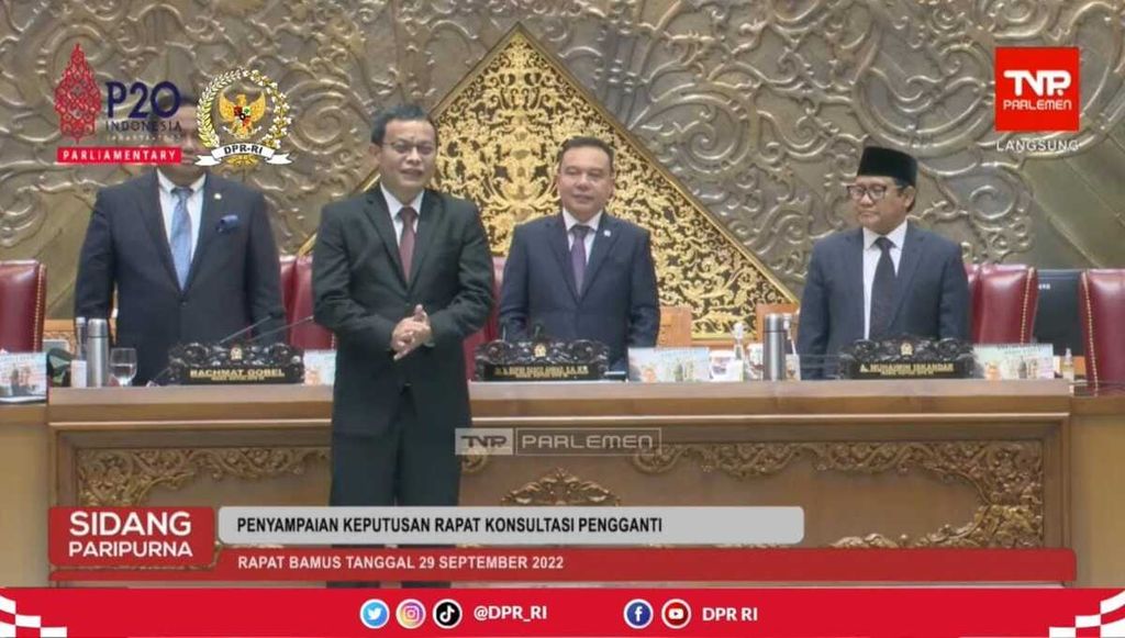 DPR menyetujui Sekretaris Jenderal MK Guntur Hamzah untuk menjadi hakim konstitusi dari DPR menggantikan Wakil Ketua MK saat ini, Aswanto, dalam Rapat Paripurna DPR, Kamis (29/9/2022), di Jakarta.