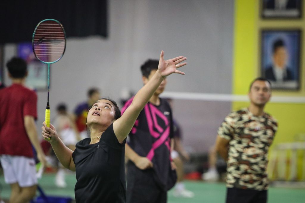 Pebulu tangkis tunggal putri Indonesia, Gregoria Mariska Tunjung, berlatih menjelang Kejuaraan Dunia 2023 di pelatnas PBSI, Cipayung, Jakarta Timur, Rabu (9/8/2023). 