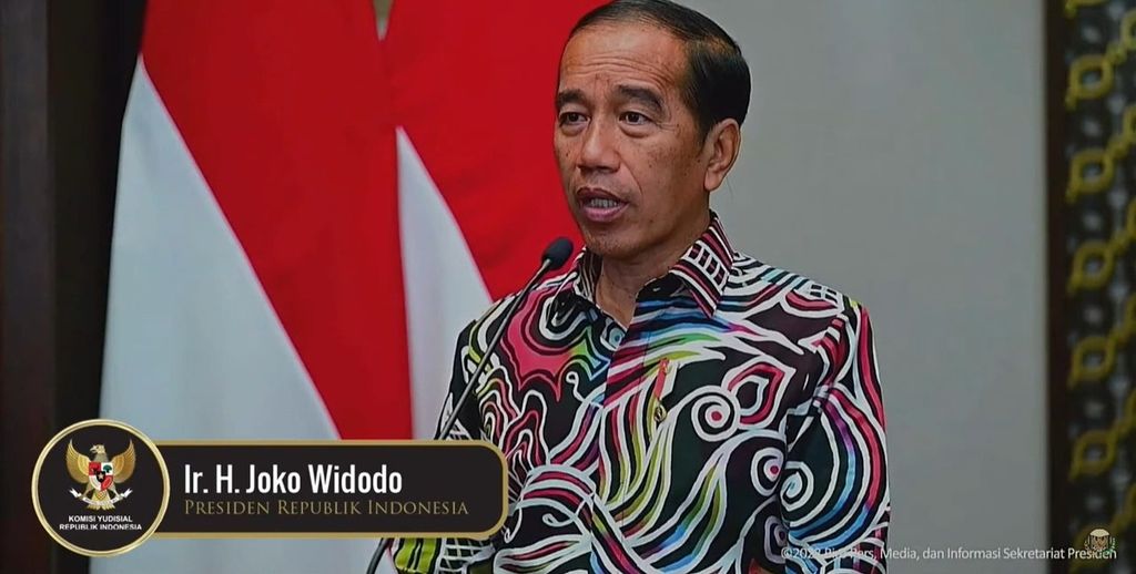 Presiden Joko Widodo secara virtual menyampaikan pidato Penyampaian Laporan Tahunan Komisi Yudisial Tahun 2022 di Gedung Komisi Yudisial, Senin (13/3/2023).