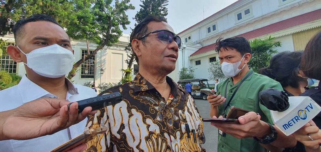 Menteri Koordinator Bidang Politik, Hukum, dan Keamanan Mahfud MD ketika ditemui seusai Sidang Kabinet Paripurna di Istana Kepresidenan, Jakarta, Senin (20/6/2022). 