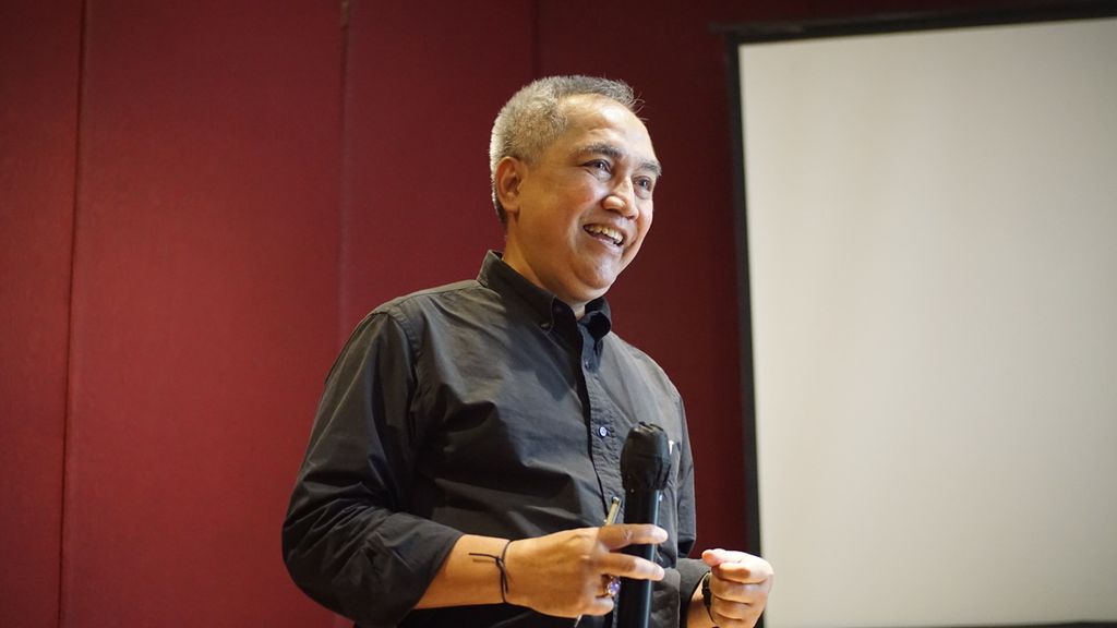 Guru Besar Pengelolaan Daerah Aliran Sungai (DAS) Universitas Padjadjaran Chay Asdak dalam acara diskusi media di Jakarta, Senin (20/3/2023).