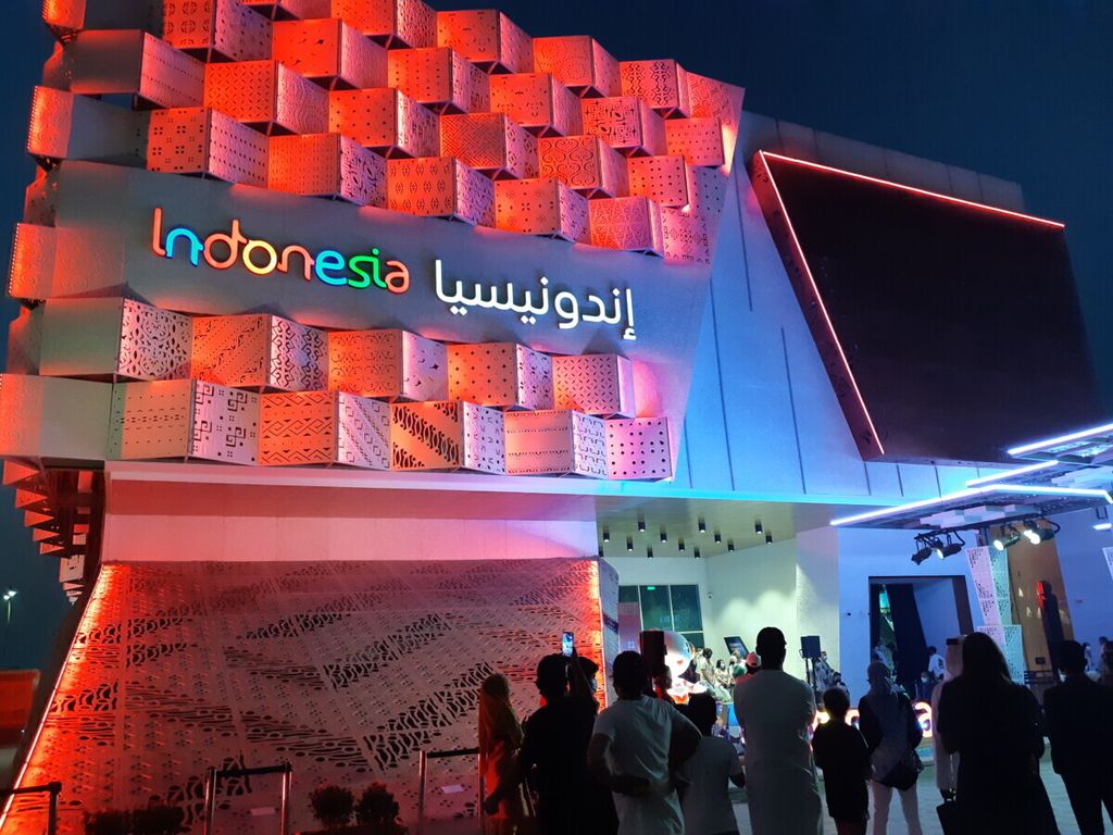 Suasana Paviliun Indonesia Dubai Expo 2020 pada Senin (1/5/2021) malam. Paviliun Indonesia adalah sarana dan tempat untuk mengenalkan Indonesia di pameran Dubai Expo 2020 yang dikunjungi berbagai warga dari seluruh dunia.