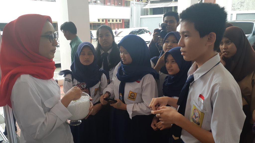 Pelajar mendapatkan penjelasan tentang perundungan dalam sosialisasi perundungan kepada pelajar sekolah menengah pertama dan sekolah menengah atas se-Jakarta Timur di PMI Jakarta Timur, Sabtu (14/12/2019).