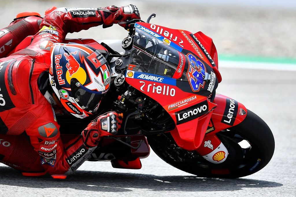 Pebalap Ducati Jack Miller pada sesi kualifikasi Grand Prix MotoGP Catalunya di Circuit Barcelona-Catalunya, Montmello, 4 Juni 2022. 