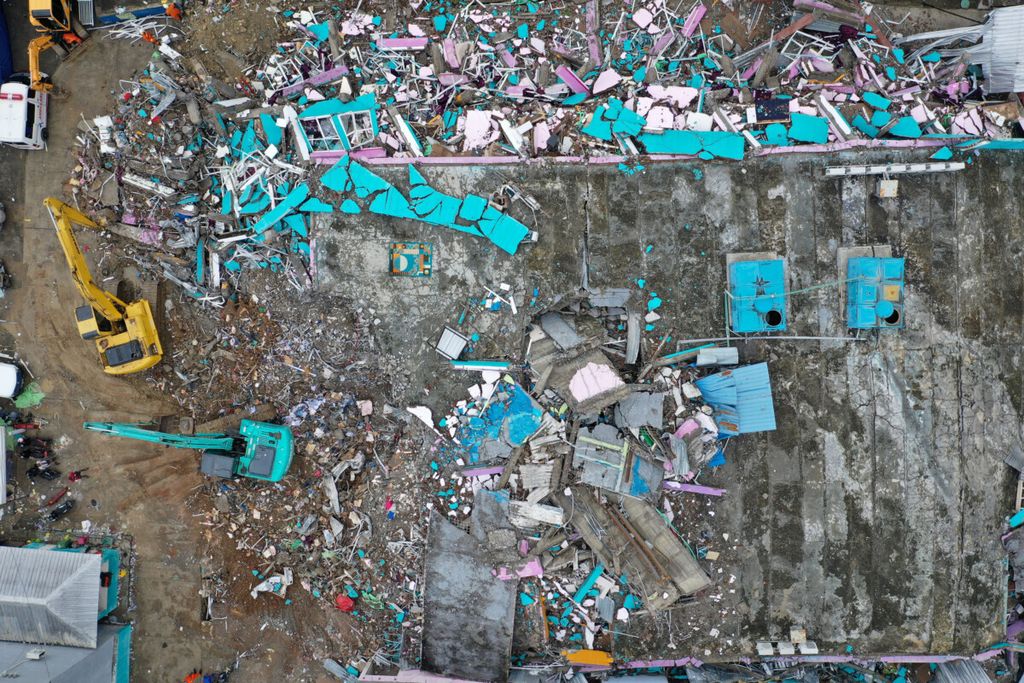 Foto aerial Rumah Sakit Mitra Manakarra yang rusak akibat gempa bumi bermagnitudo 6,2 di Mamuju, Sulawesi Barat, Sabtu (16/1/2021). 